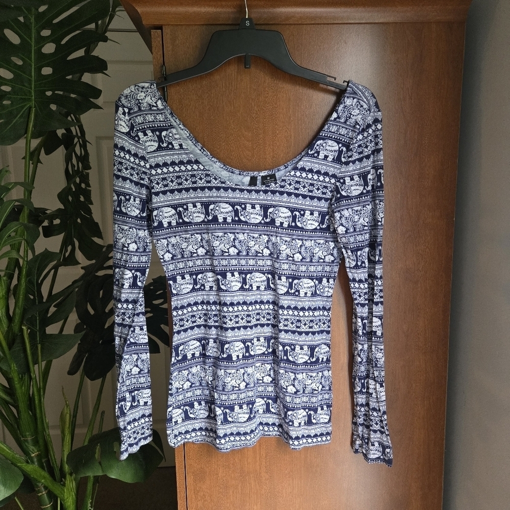 Navy and White Patterned Women's Top